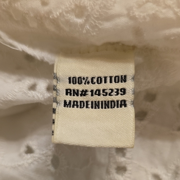 Elegant White Lace Peplum Blouse - Picture 12 of 13